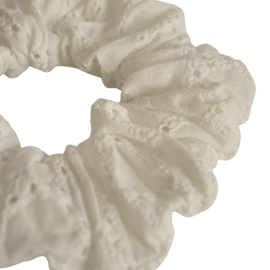 Chouchou • Broderie blanches