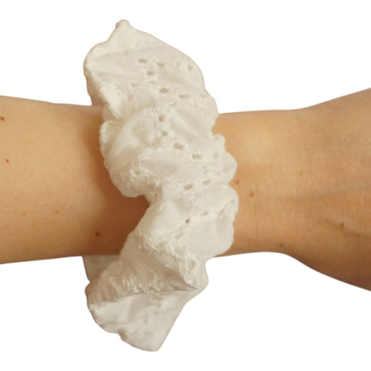 Chouchou • Broderie blanches