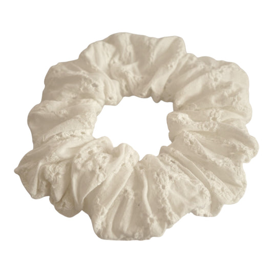 Chouchou • Broderie blanches